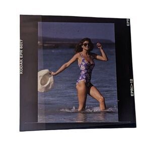 Kathy‎ Ireland Photo Slide Swimsuit Model Catalog Production Picture (A8)